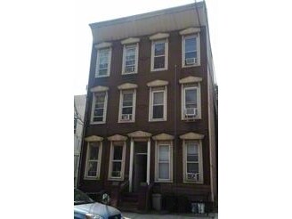 67 Bowers St in Jersey City, NJ - Building Photo