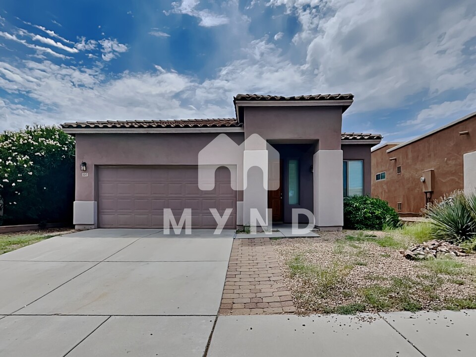 320 E Calle Minerva in Green Valley, AZ - Building Photo