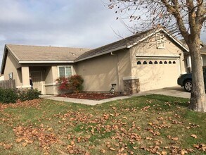 7786 Neyland Way in Sacramento, CA - Building Photo - Building Photo