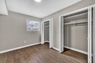 Flats at Glade Creek in Vinton, VA - Building Photo - Building Photo