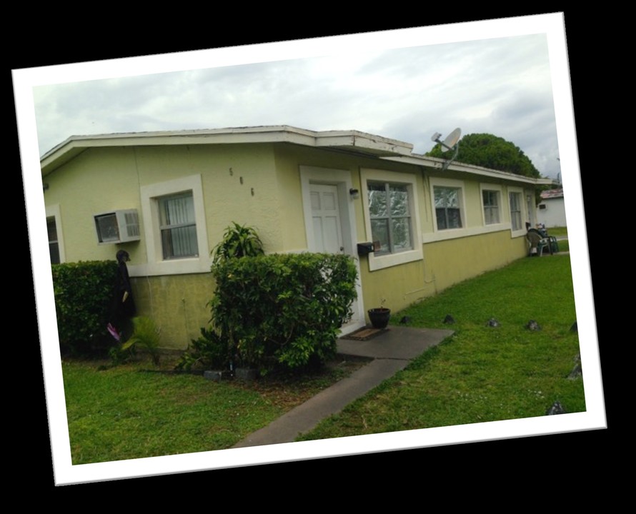 506 NW 7th Ct in Hallandale Beach, FL - Building Photo