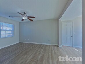 521 Halleck Ln in Columbia, SC - Foto de edificio - Building Photo