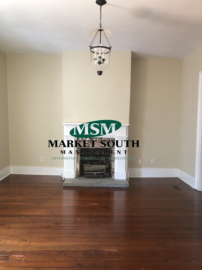 property at 121 W Duffy St