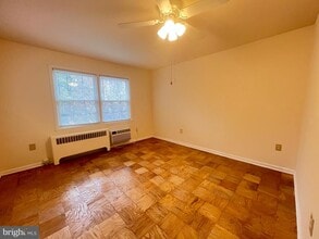 125 Talbott St in Rockville, MD - Building Photo - Building Photo