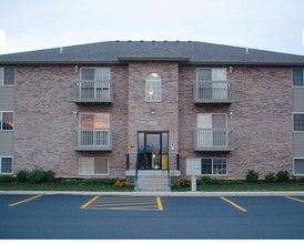 Aspen Court in Macomb, IL - Foto de edificio - Building Photo