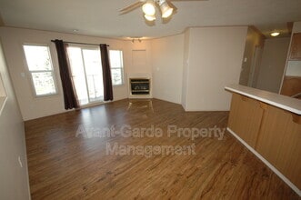 4405-44037 37 St in Stony Plain, AB - Building Photo - Building Photo
