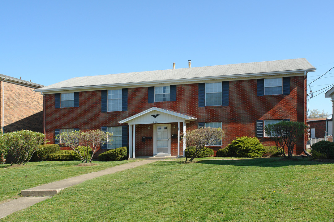 4215 Foreman Ln in Louisville, KY - Foto de edificio