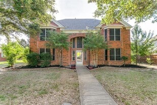 1925 Sunrise Trail in Lewisville, TX - Building Photo