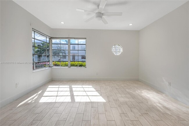 property at 905 Michigan Ave