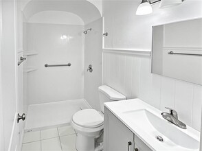 1834 Harding St, Unit 1 in Hollywood, FL - Foto de edificio - Building Photo