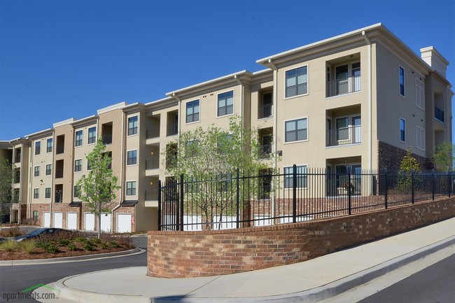 Terraces At Suwanee Gateway in Suwanee, GA - Building Photo - Building Photo