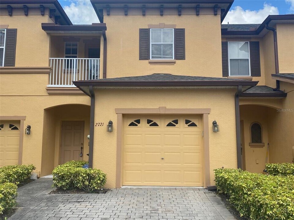 2721 Retreat View Cir in Sanford, FL - Building Photo