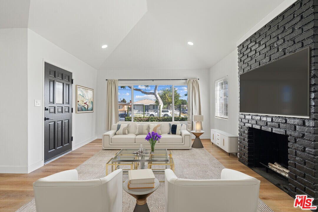 4302 138th St in Hawthorne, CA - Building Photo