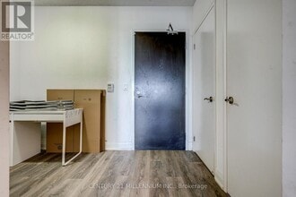 9 Valhalla Inn Rd in Toronto, ON - Building Photo - Building Photo