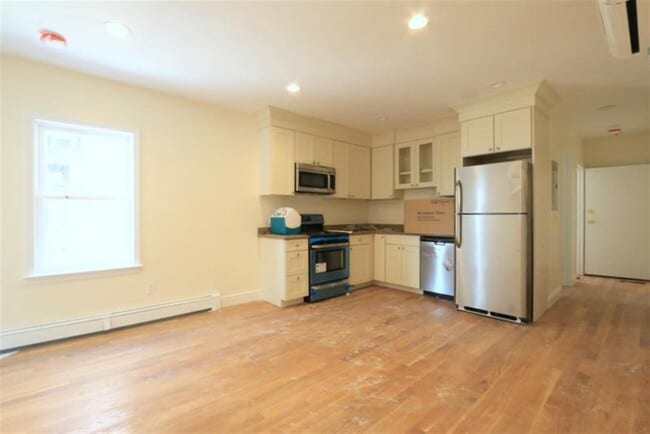 property at 220 Massachusetts Ave