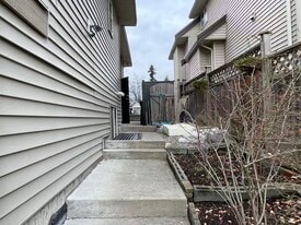 8021-160A 160a St in Surrey, BC - Building Photo