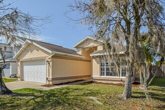 105 Rock Springs Ct in Kissimmee, FL - Foto de edificio - Building Photo