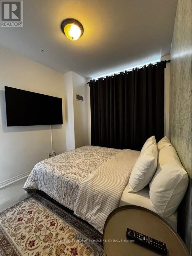 15 James Finlay Way in Toronto, ON - Building Photo - Building Photo