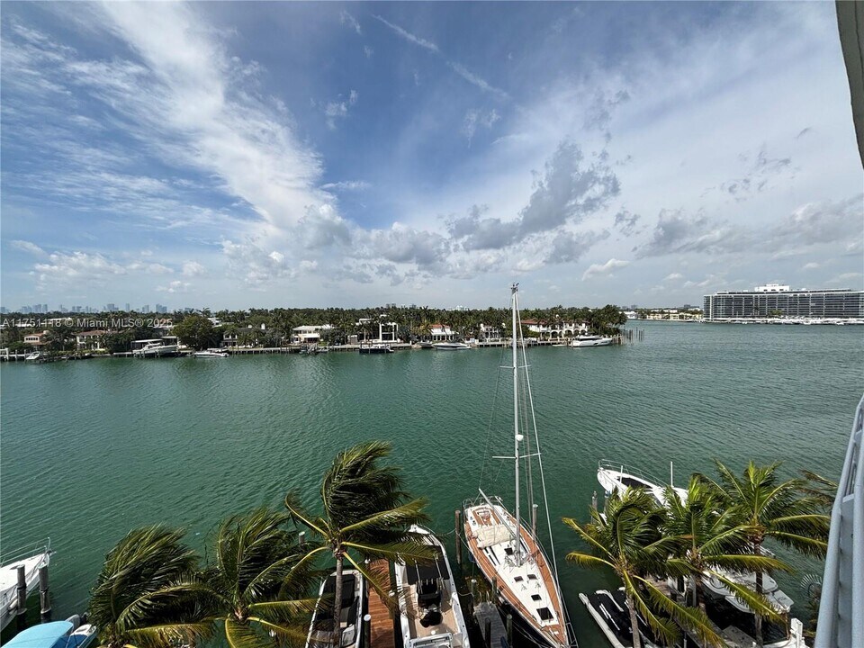 6580 Indian Creek Dr in Miami Beach, FL - Building Photo