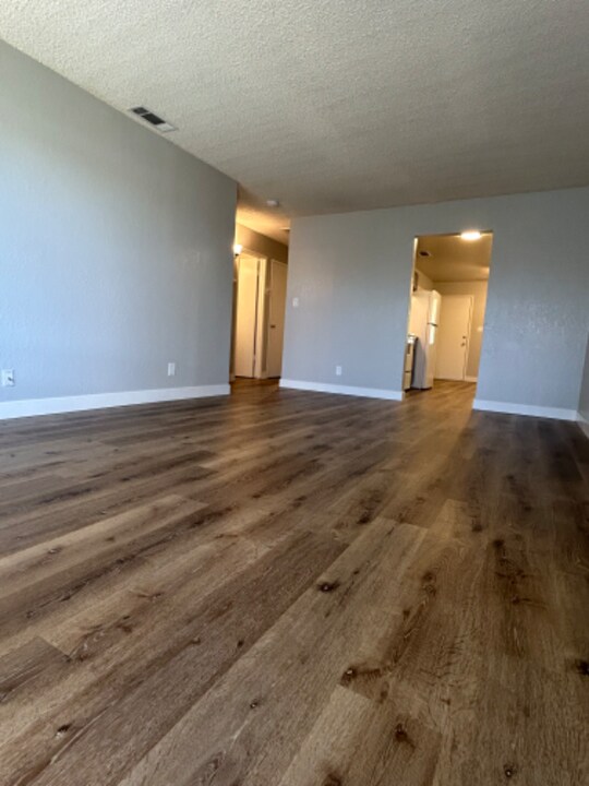 656 Sunnyside Ave in Clovis, CA - Building Photo