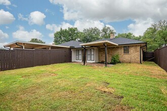 1206 Mayapple Dr in Garland, TX - Foto de edificio - Building Photo