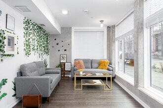 MontClair Apartments in Seattle, WA - Building Photo - Interior Photo