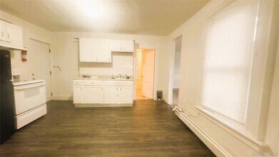 26 Du Bois Ave in Poughkeepsie, NY - Building Photo - Building Photo