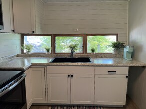 7811 Hillside Dr in Traverse City, MI - Building Photo - Building Photo