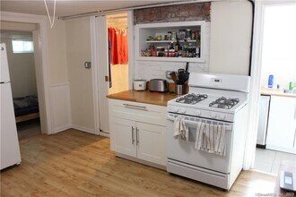 13 Pleasant St in New Haven, CT - Building Photo - Building Photo