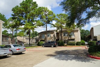 16700 Kuykendahl Rd in Houston, TX - Building Photo - Building Photo