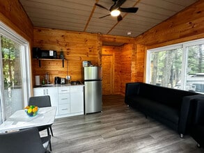 28 Hall's Quarry Rd in Parry Sound, ON - Building Photo - Building Photo