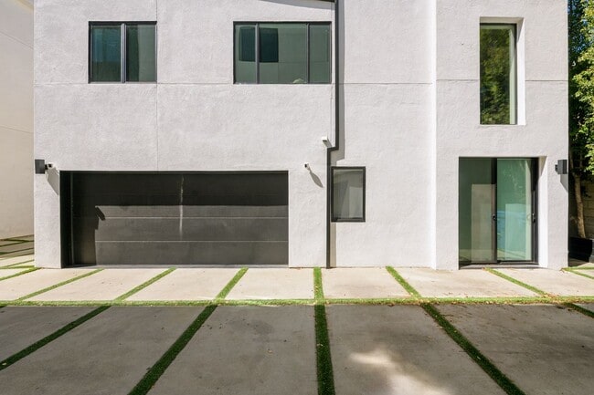 1424 N Sycamore Ave in Los Angeles, CA - Building Photo - Building Photo