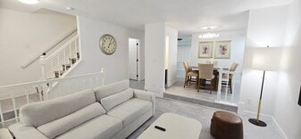 8 Highlands Ct in Owings Mills, MD - Building Photo