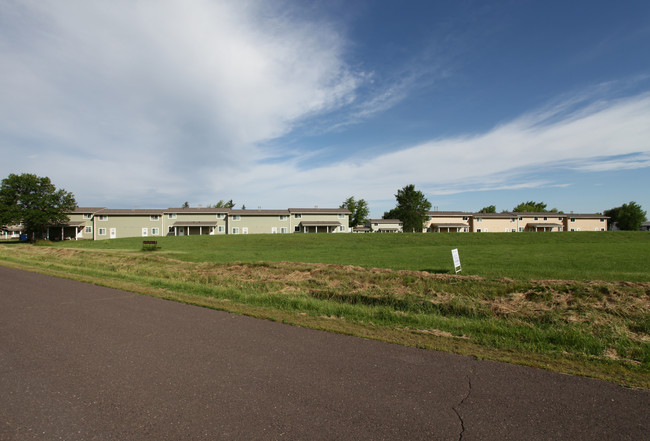 Superior Townhomes in Superior, WI - Building Photo - Building Photo