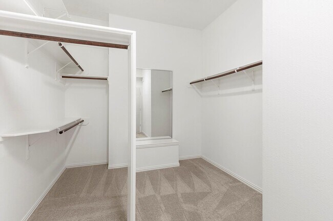 property at 6 Hithervale Ct