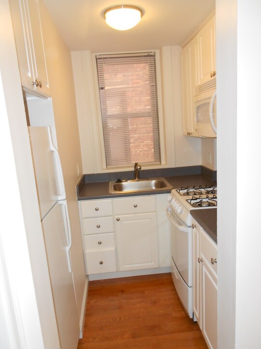 33 Edgerly Rd, Unit 11 in Boston, MA - Building Photo