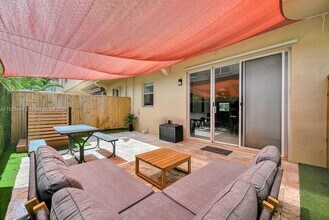 12857 SW 134th St in Miami, FL - Building Photo - Building Photo