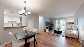14630 NE 32nd St in Bellevue, WA - Building Photo