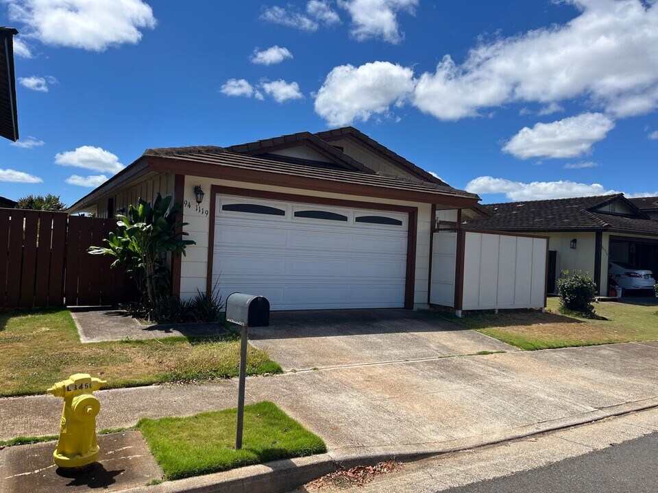 94-1119-1119 Pulai St in Waipahu, HI - Building Photo