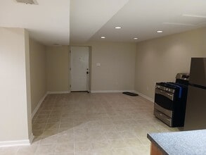 7001 Chain Fern Ct in Clinton, MD - Foto de edificio - Building Photo