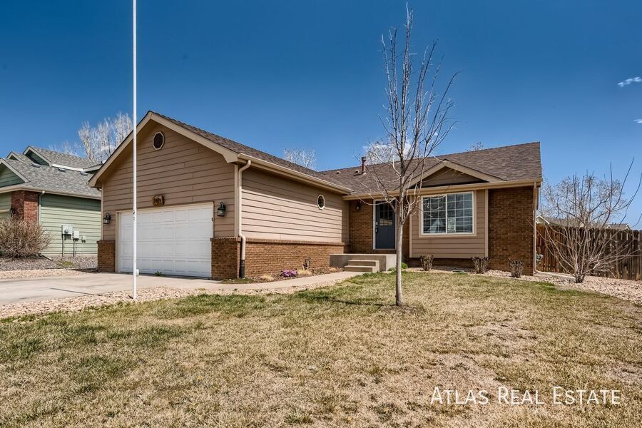 3074 49th Ave in Greeley, CO - Foto de edificio