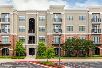 Riverwalk Apartments in Jenks, OK - Foto de edificio - Building Photo