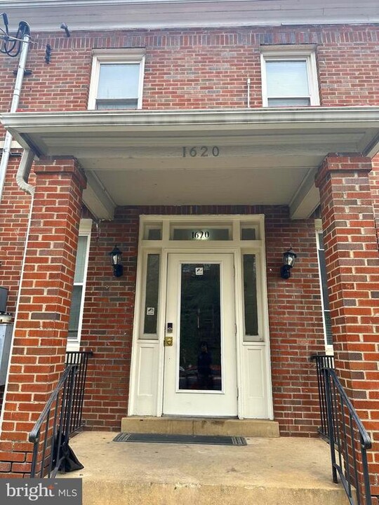 1620 V St SE in Washington, DC - Building Photo