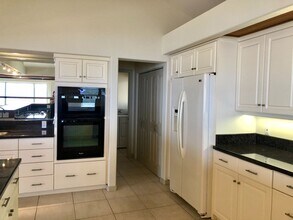 5321 Kahalakua St in Honolulu, HI - Building Photo - Building Photo