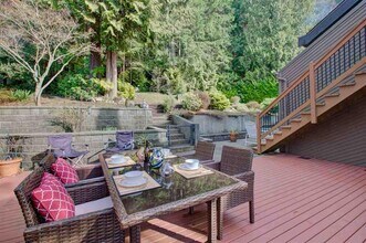 60 Walton Way in Port Moody, BC - Building Photo - Building Photo