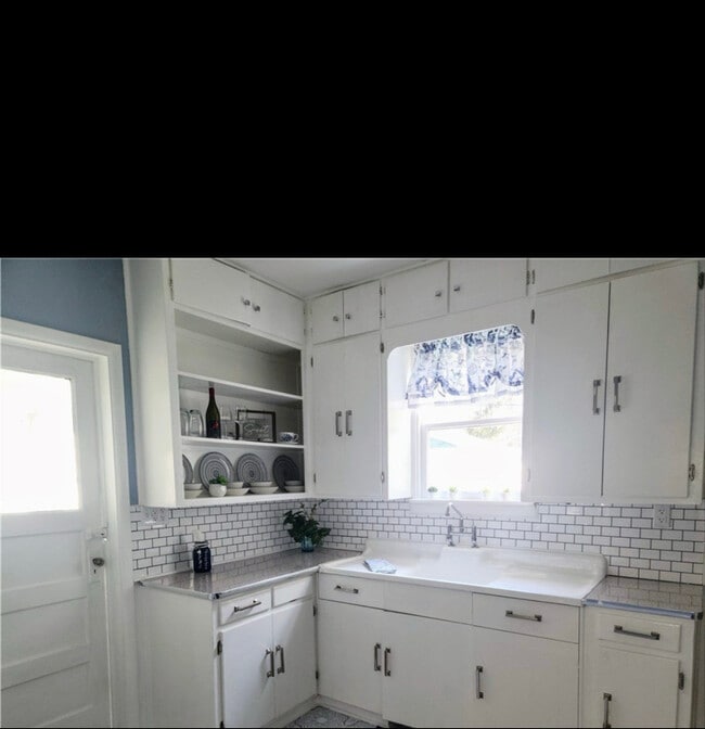 2424 Valentine St in Toledo, OH - Building Photo - Building Photo