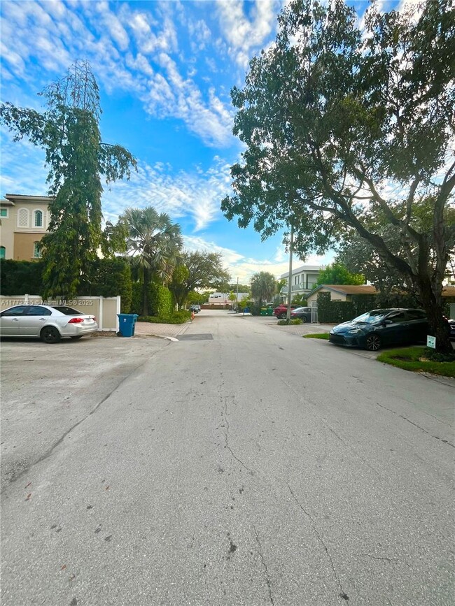 618 NE 8th Ave in Fort Lauderdale, FL - Building Photo - Building Photo