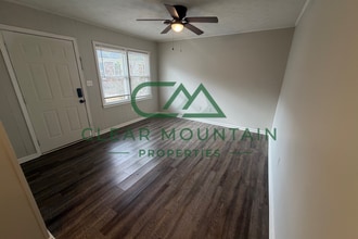 300 Brook Glenn Rd in Taylors, SC - Building Photo - Building Photo