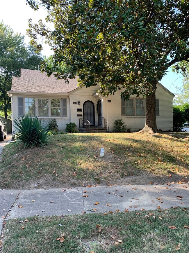 property at 2628 Union Ave