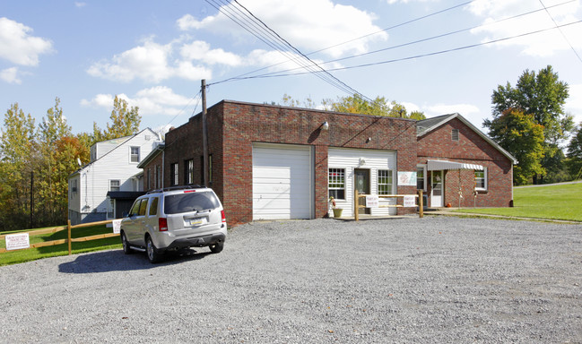 1302-1304 W Sunbury Rd in West Sunbury, PA - Building Photo - Building Photo